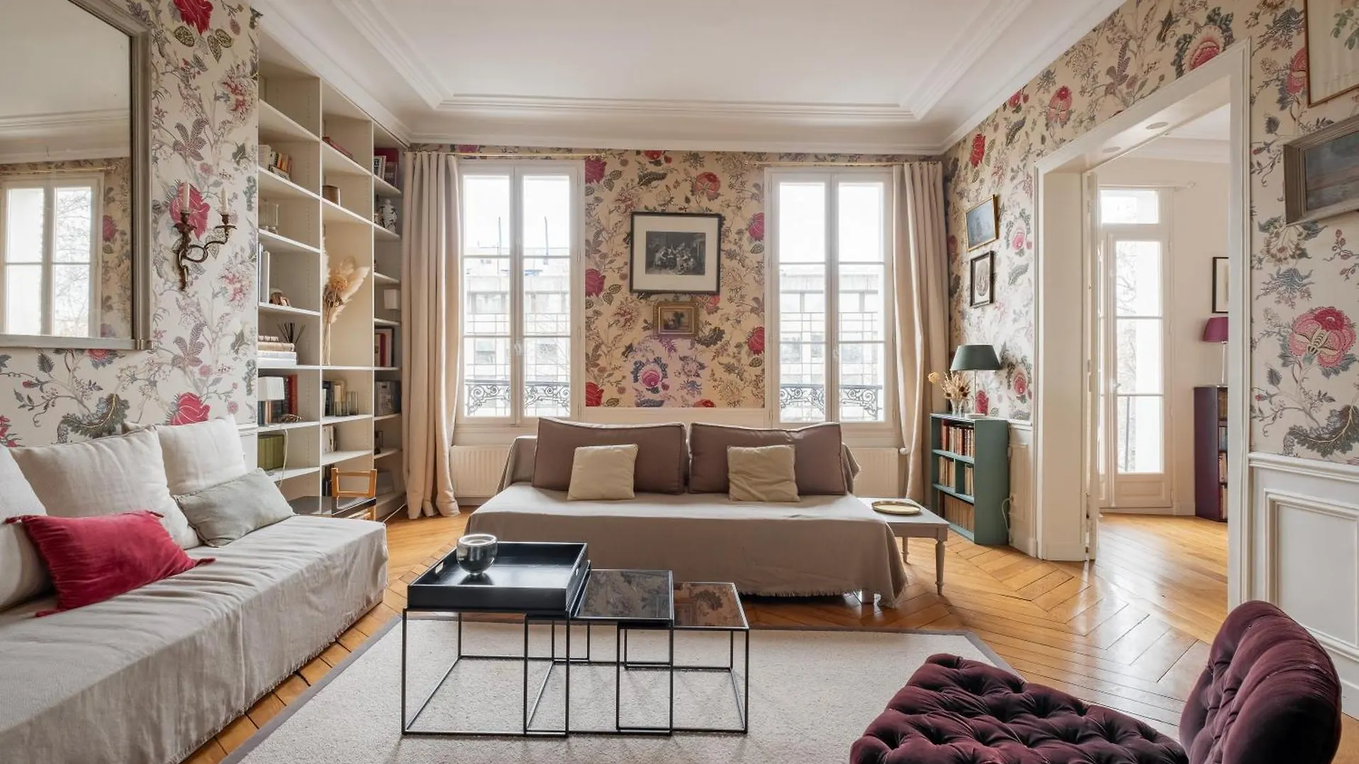 Veeve - Flowers In Saint-martin Apartment