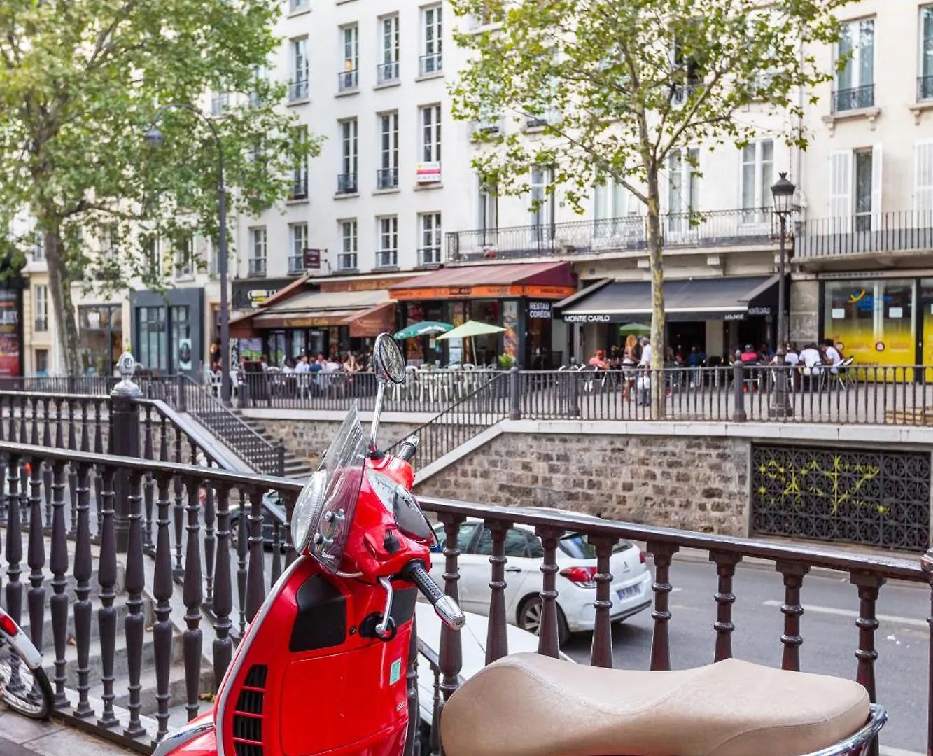 Apartment Veeve - Flowers In Saint-martin Paris